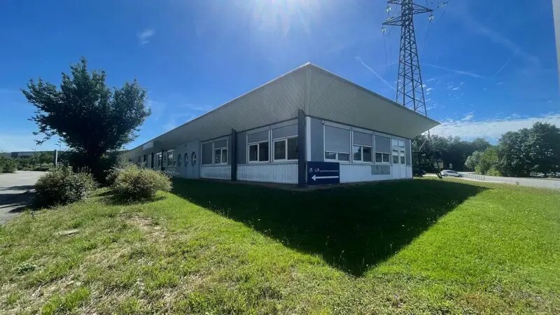 Bureau dans Bourg-en-Bresse à louer - Photo du bâtiment - Image 2 de 2