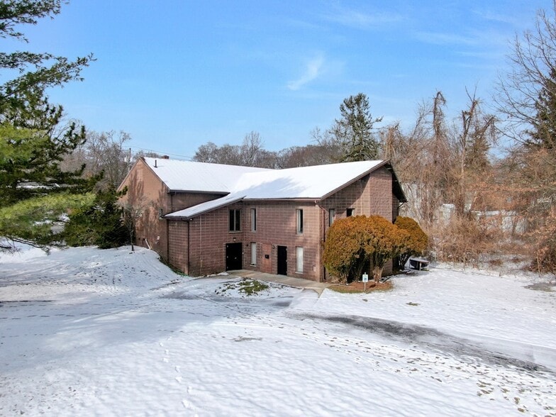 195 W Clarkstown Rd, New City, NY à vendre - Photo du bâtiment - Image 2 de 36