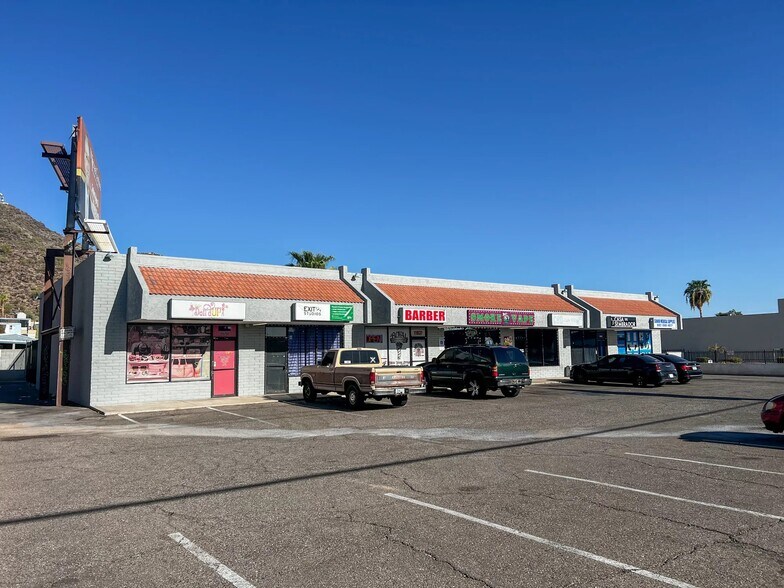 11829-11835 N 19th Ave, Phoenix, AZ à louer - Photo du bâtiment - Image 1 de 16