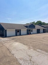 520 S Prospect Ave, Hartville, OH for lease Interior Photo- Image 1 of 6