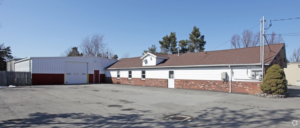 5844 Goodrich Rd, Clarence Center, NY for lease - Primary Photo - Image 1 of 2