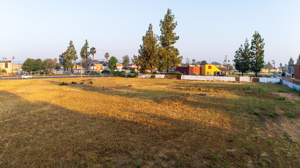 5375 Van Buren Blvd, Riverside, CA à vendre - Photo du bâtiment - Image 3 de 18