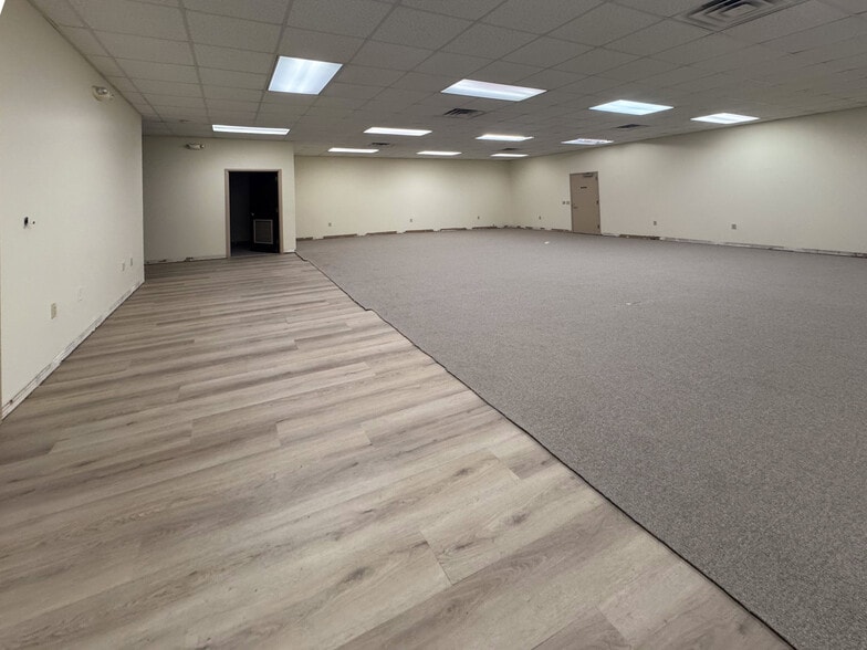 1730 Five Points Ln, Fuquay-Varina, NC for lease - Interior Photo - Image 2 of 23