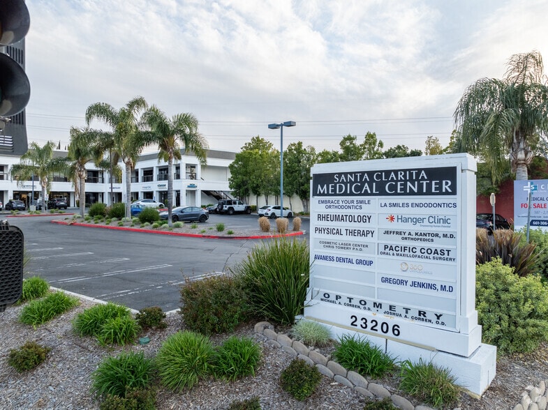23206 Lyons Ave, Santa Clarita, CA for sale - Building Photo - Image 3 of 6