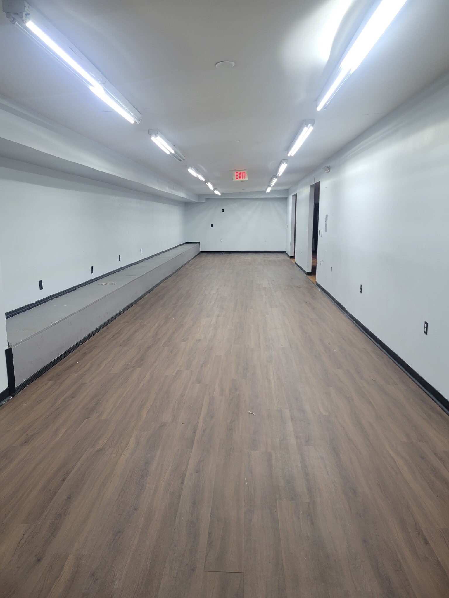 7050 Route 35 North, Sayreville, NJ à louer Photo intérieure- Image 1 de 15