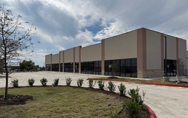 4760 Windhaven Pky, Lewisville, TX for lease Building Photo- Image 1 of 4