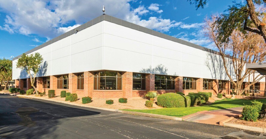 8140 S Hardy Dr, Tempe, AZ à louer - Photo du bâtiment - Image 1 de 9