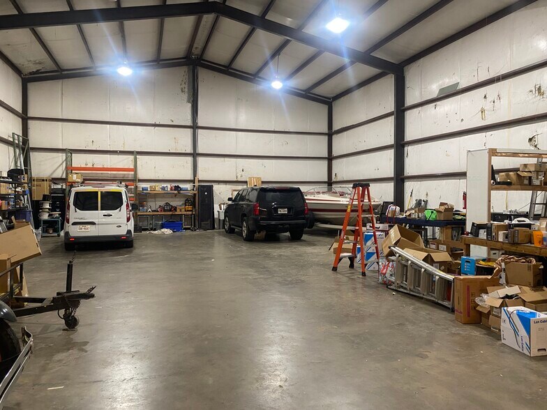 5440-5470 FM Highway 1187 portefeuille de 2 propriétés à vendre sur LoopNet.ca - Photo du bâtiment - Image 1 de 8