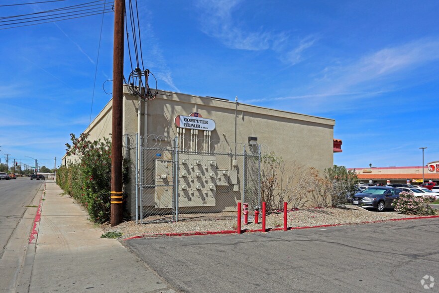 350 Ross Ave, El Centro, CA à vendre - Photo du bâtiment - Image 2 de 3