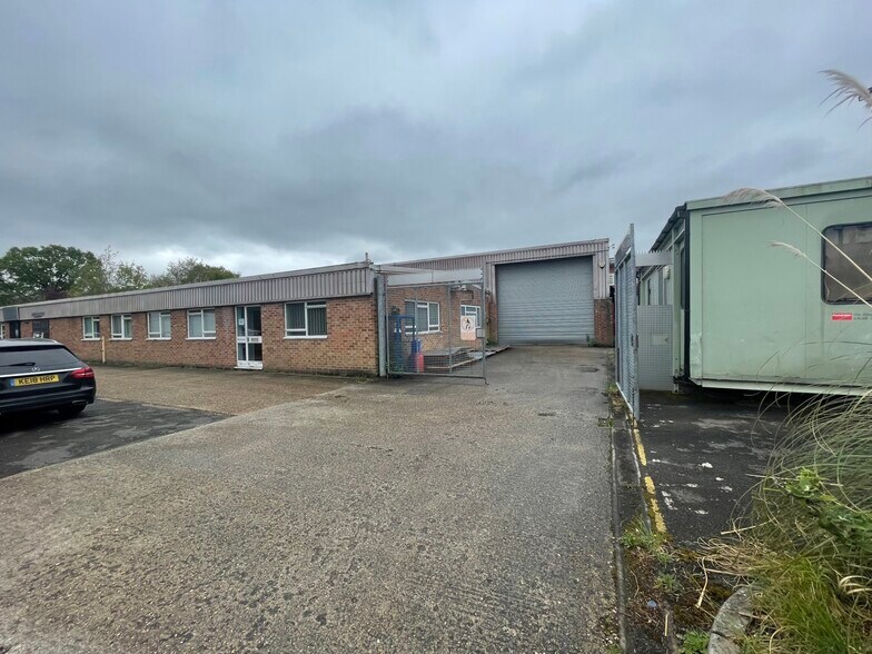 4 Station Road West, Aldershot à vendre - Photo du bâtiment - Image 3 de 3