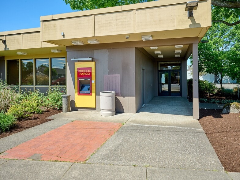 200 Center Ave, Molalla, OR for sale - Building Photo - Image 3 of 38