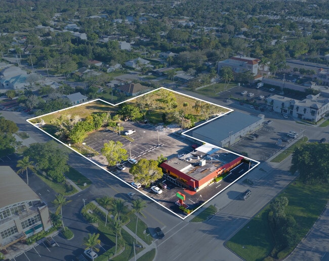 Plus de détails pour 3100 Tamiami Trl N, Naples, FL - Terrain à louer