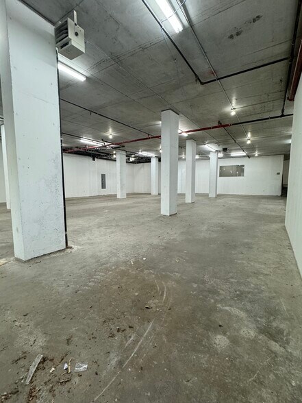 5124 Roosevelt Ave, Woodside, NY à louer - Photo intérieure - Image 3 de 5