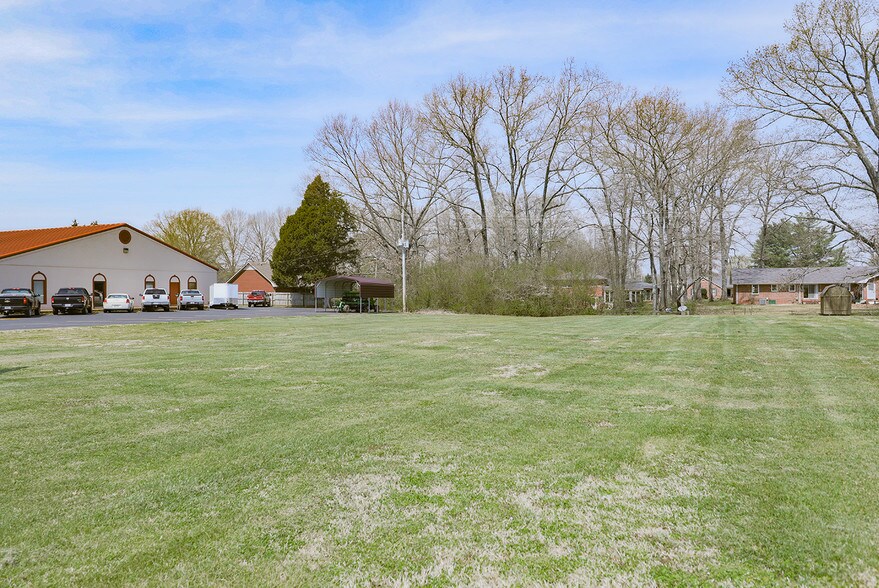 198 Hunt St, Dresden, TN à vendre - Photo du bâtiment - Image 3 de 6