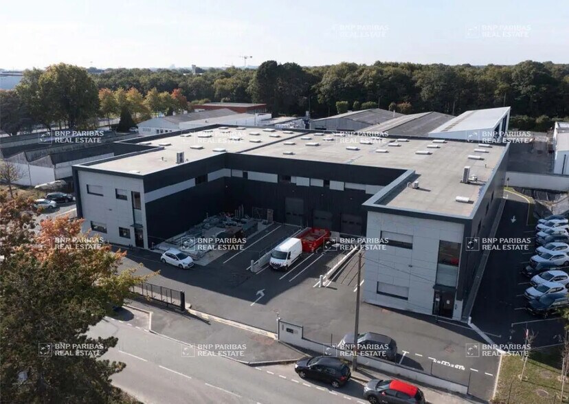 Flex dans Saint-Aignan-Grandlieu à louer - Photo du bâtiment - Image 2 de 8