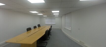 1 Wolsey Rd, East Molesey for lease Interior Photo- Image 2 of 2
