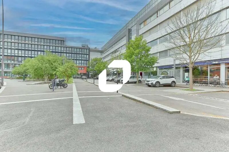 503-507 Place Des Champs Elysées, Évry-Courcouronnes for lease Building Photo- Image 1 of 12