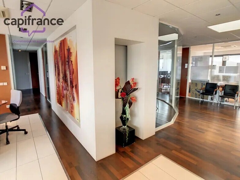 Office in Dardilly for sale - Interior Photo - Image 2 of 6