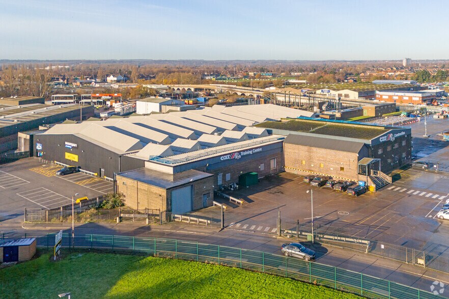 Freightliner Rd, Hull à louer - Photo principale - Image 1 de 4