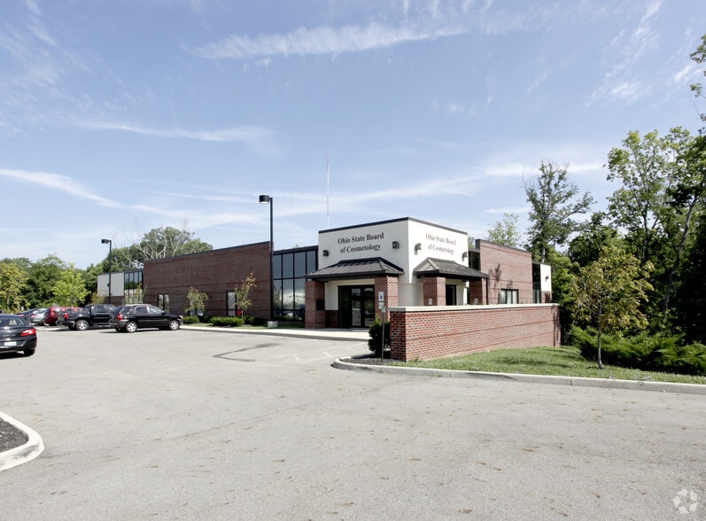 1929 Gateway Cir, Grove City, OH for sale - Building Photo - Image 3 of 4