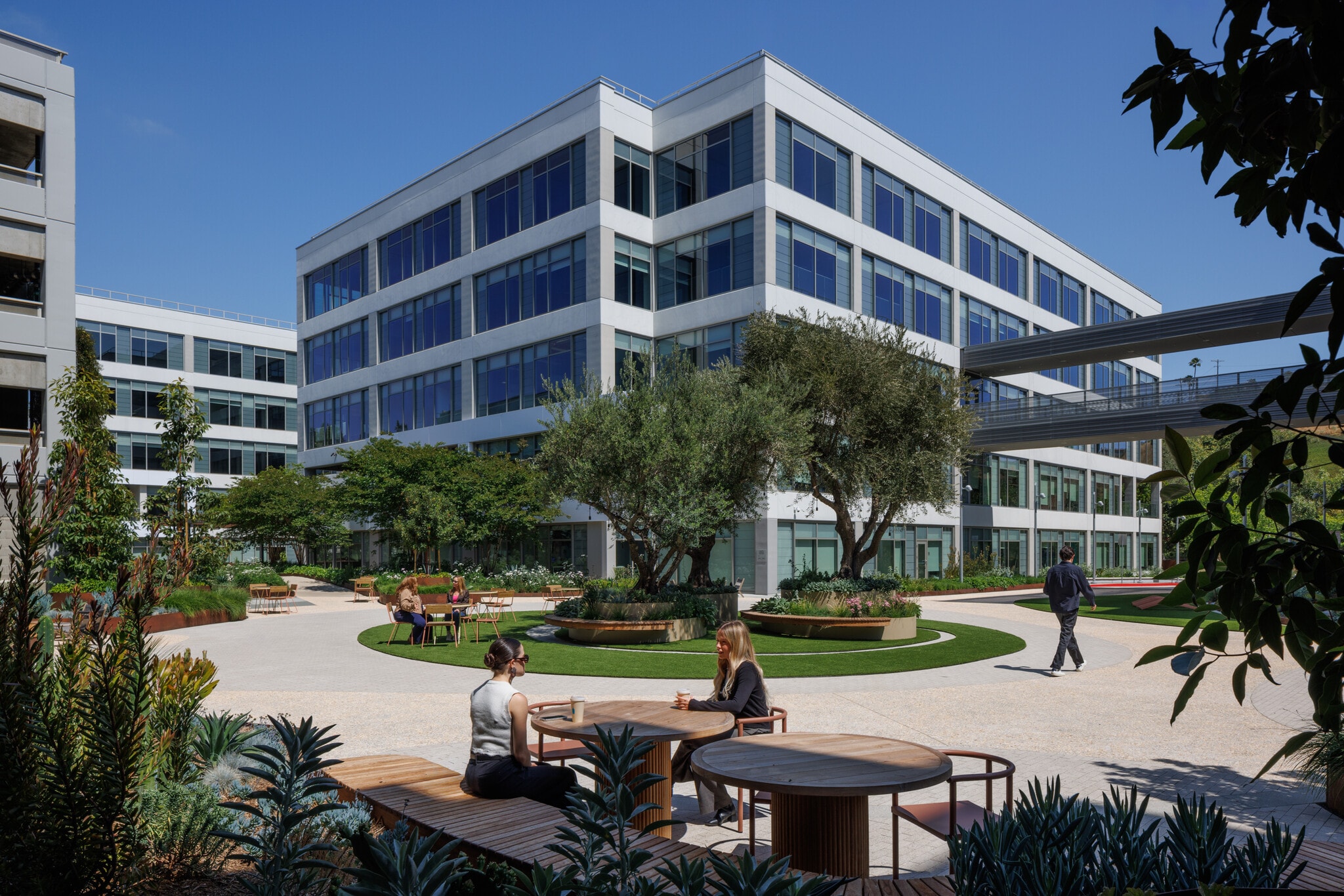 12121 Bluff Creek Dr, Playa Vista, CA for lease Building Photo- Image 1 of 12