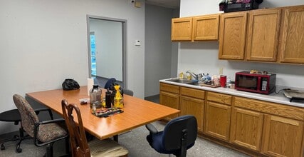 1808 Coyote Dr, Chester, VA for lease Interior Photo- Image 1 of 4