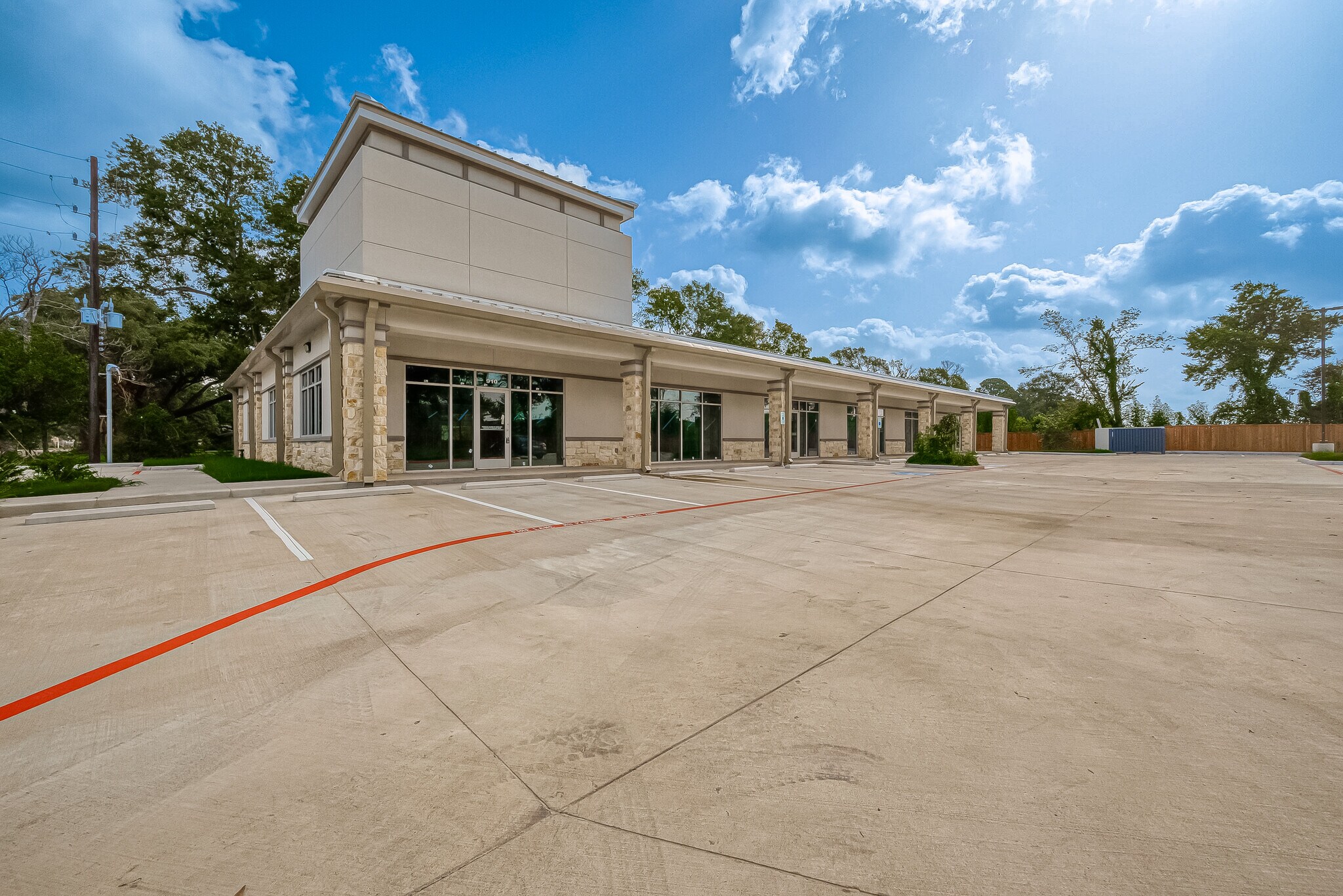 910 East Ave, Katy, TX à vendre Photo du bâtiment- Image 1 de 46