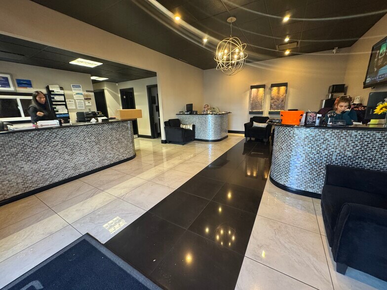 26 Texaco Ave, Port Jefferson, NY à vendre - Photo intérieure - Image 3 de 22