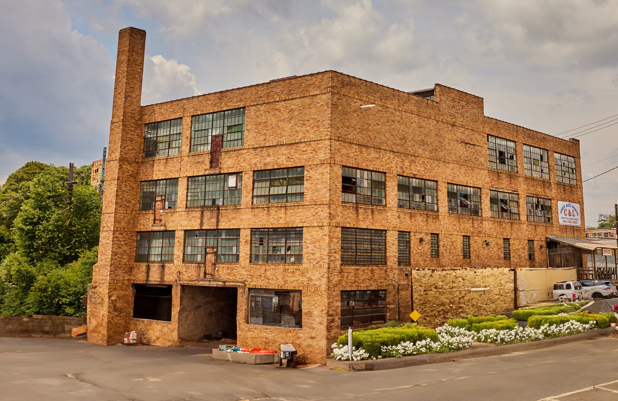 570 SW Glenn St, Atlanta, GA à louer Photo du bâtiment- Image 1 de 7