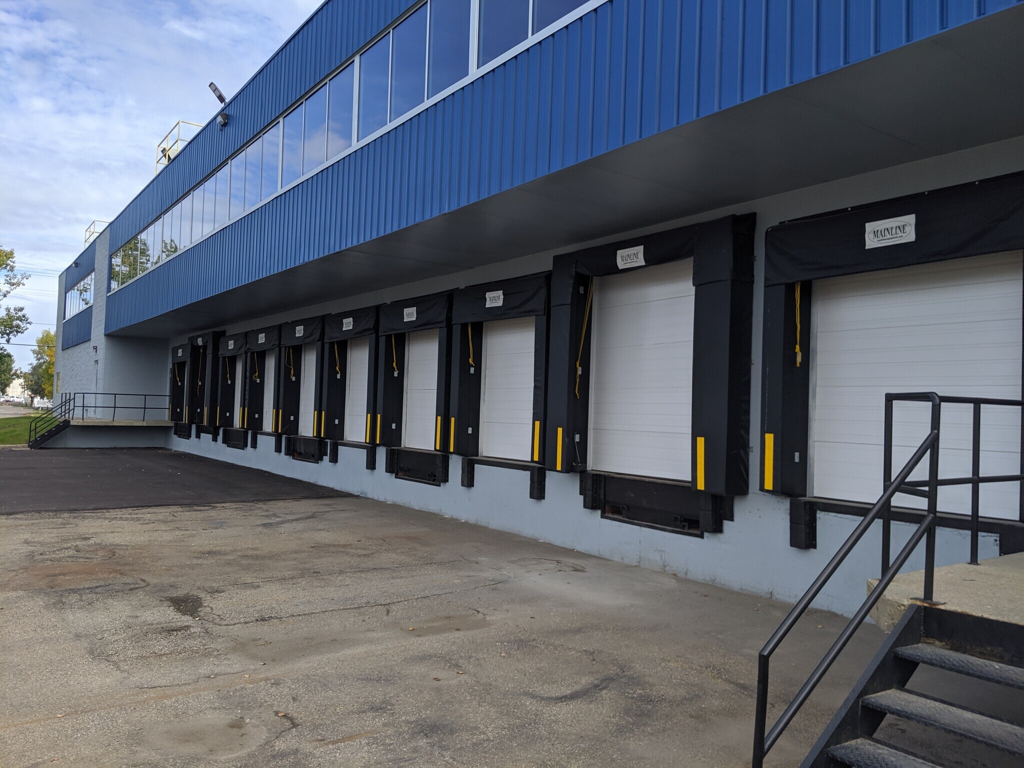 11307-11329 166 A St NW, Edmonton, AB à vendre Photo du bâtiment- Image 1 de 1