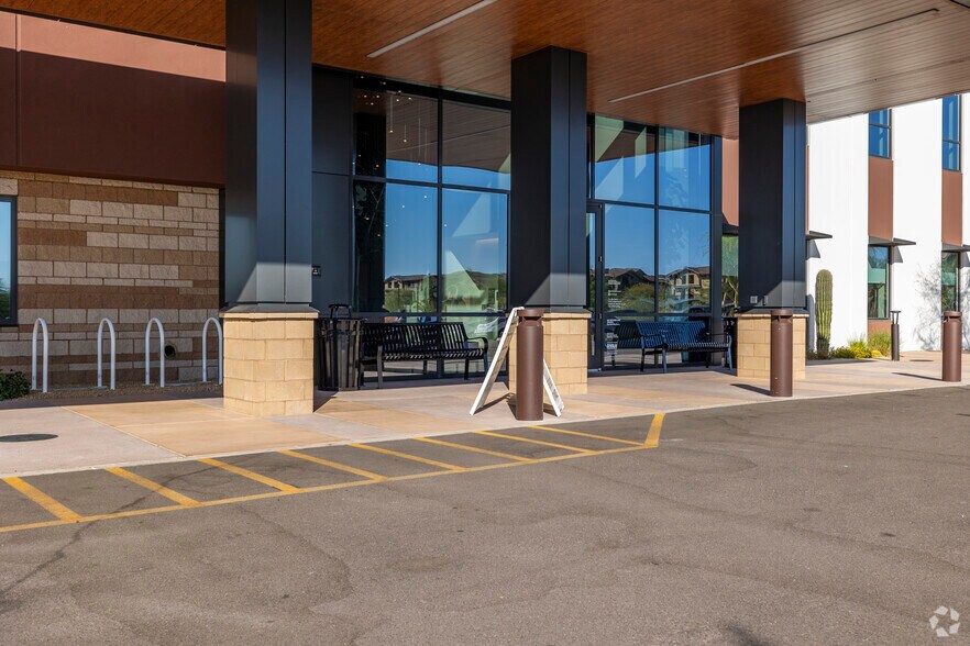 20159 N Scottsdale Rd, Scottsdale, AZ à louer - Photo du bâtiment - Image 2 de 11