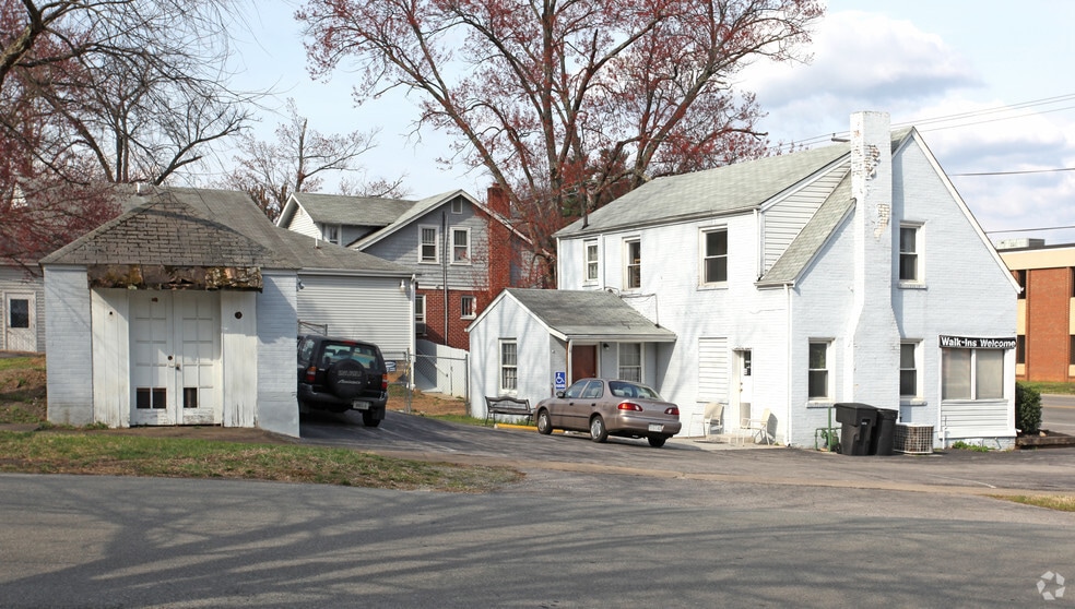 3406 Brambleton Ave, Roanoke, VA à vendre - Photo du bâtiment - Image 2 de 2