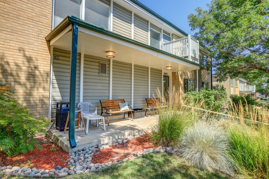 809-825 Oak St, Lakewood, CO for sale - Building Photo - Image 3 of 17