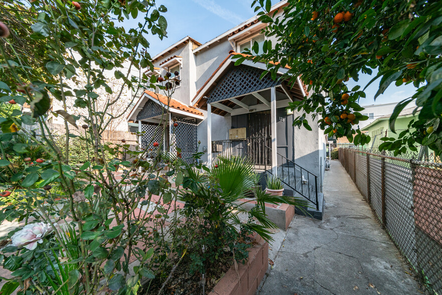 128 N Alvarado St, Los Angeles, CA for sale - Building Photo - Image 1 of 9