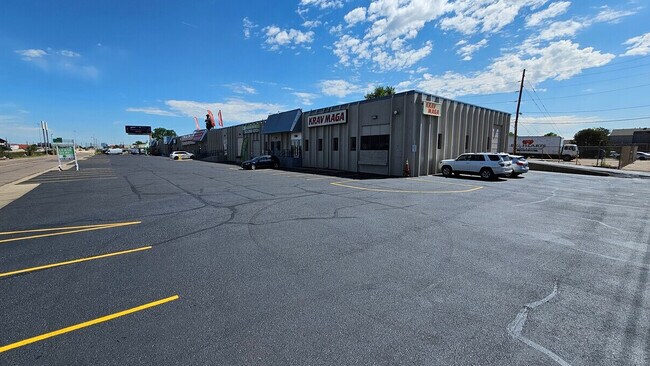 Plus de détails pour 5200-5280 Broadway, Denver, CO - Local d'activités à louer