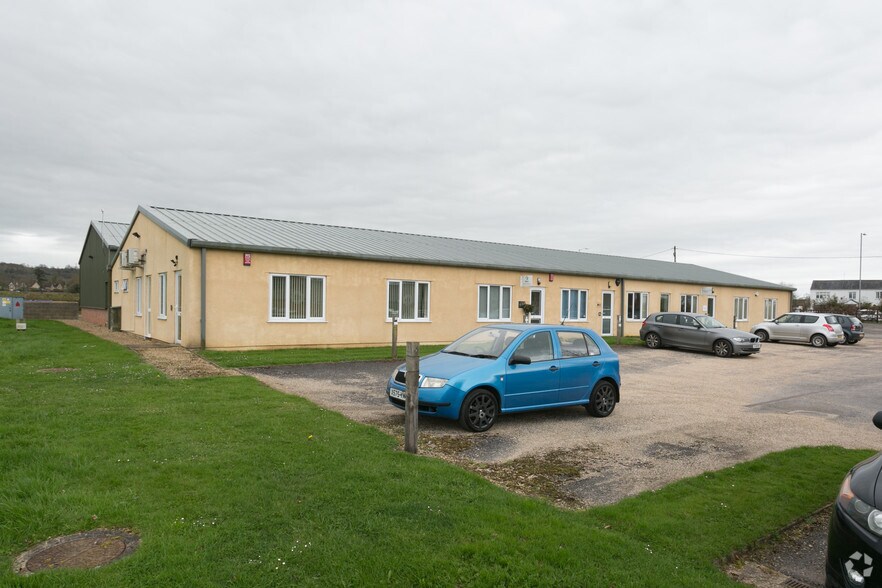 12-16 Forest Gate, Chippenham à louer - Photo du bâtiment - Image 2 de 2