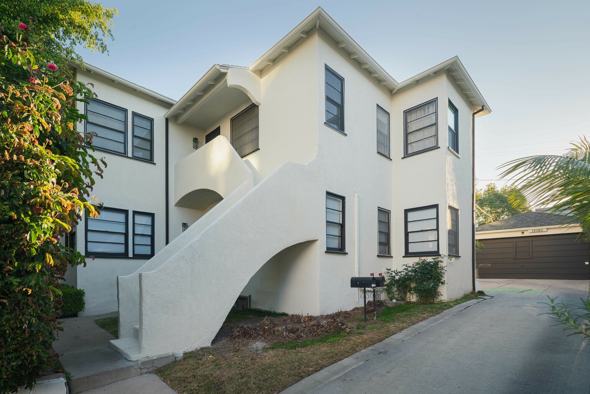 1228 S Dunsmuir Ave, Los Angeles, CA for sale Primary Photo- Image 1 of 21
