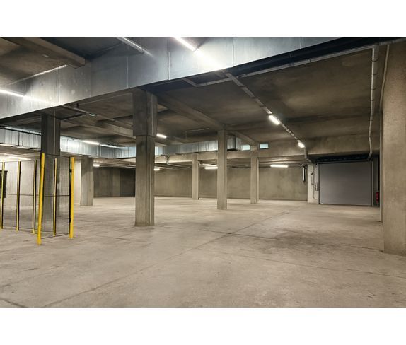 Industrial in Paris for lease - Interior Photo - Image 3 of 6