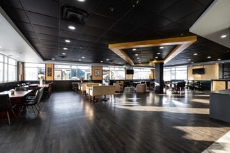 8200 Franklin Ave, Fort McMurray, AB à louer Photo intérieure- Image 2 de 49