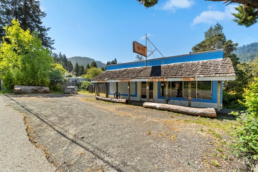 12946 Avenue of the Giants, Myers Flat, CA à vendre - Photo du bâtiment - Image 2 de 16
