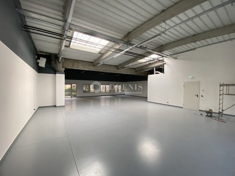 2 Rue Edouard Branly, Trappes for lease - Interior Photo - Image 3 of 9