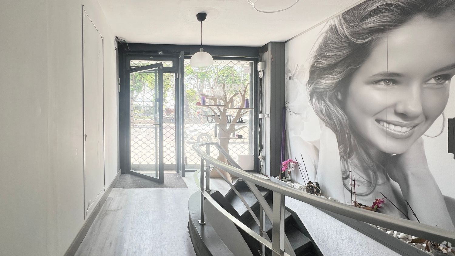 Multifamily in Madrid, Madrid for sale Interior Photo- Image 1 of 2