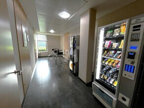 Office in Lieusaint for lease Interior Photo- Image 2 of 2