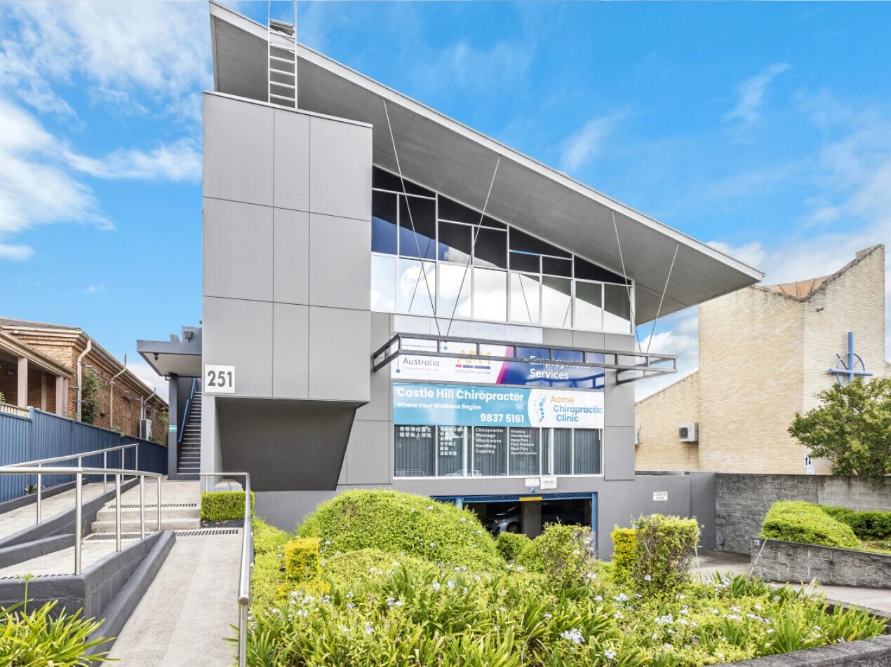 251 Old Northern Rd, CASTLE HILL for lease Primary Photo- Image 1 of 2