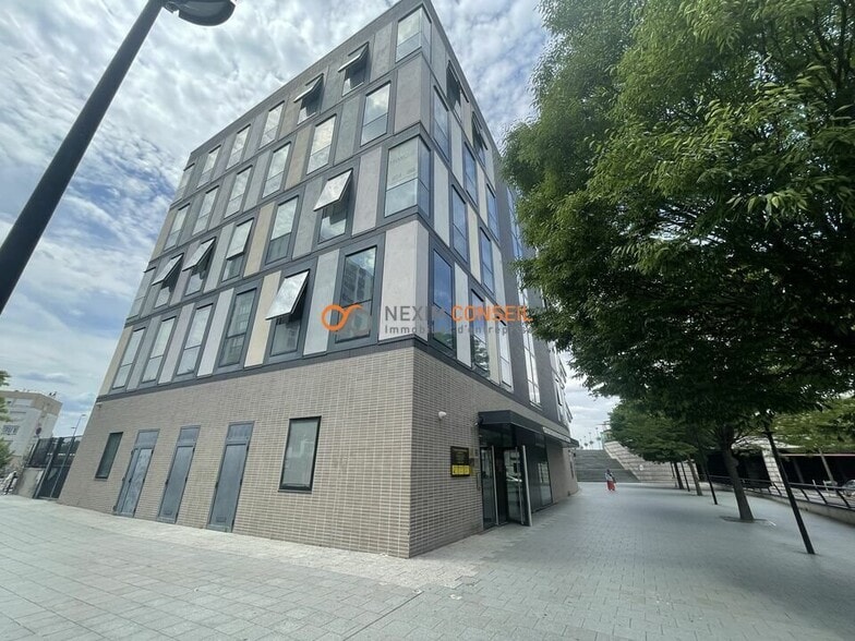 Office in Argenteuil for lease - Building Photo - Image 1 of 7
