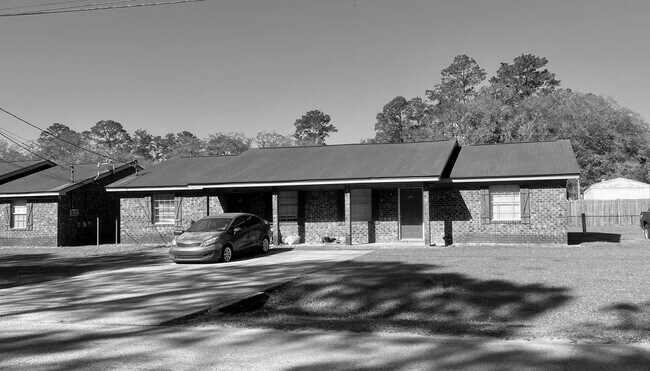Plus de détails pour Live Oak Dr Townhomes – Multi-résidentiel à vendre, Hinesville, GA