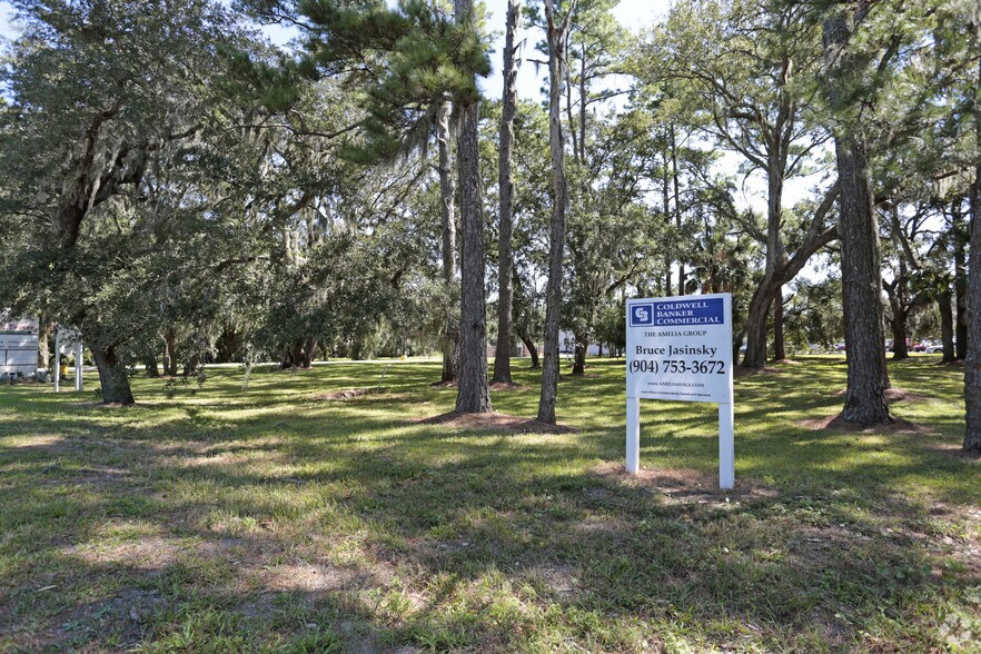 S Fletcher Ave, Fernandina Beach, FL for lease - Primary Photo - Image 1 of 7