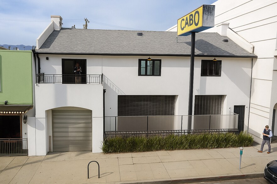 11829 Wilshire Blvd, Los Angeles, CA à vendre - Photo du bâtiment - Image 1 de 24