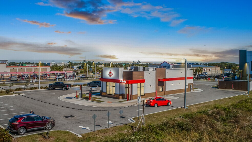 19411 Times Cir, Venice, FL à vendre - Photo du bâtiment - Image 3 de 11