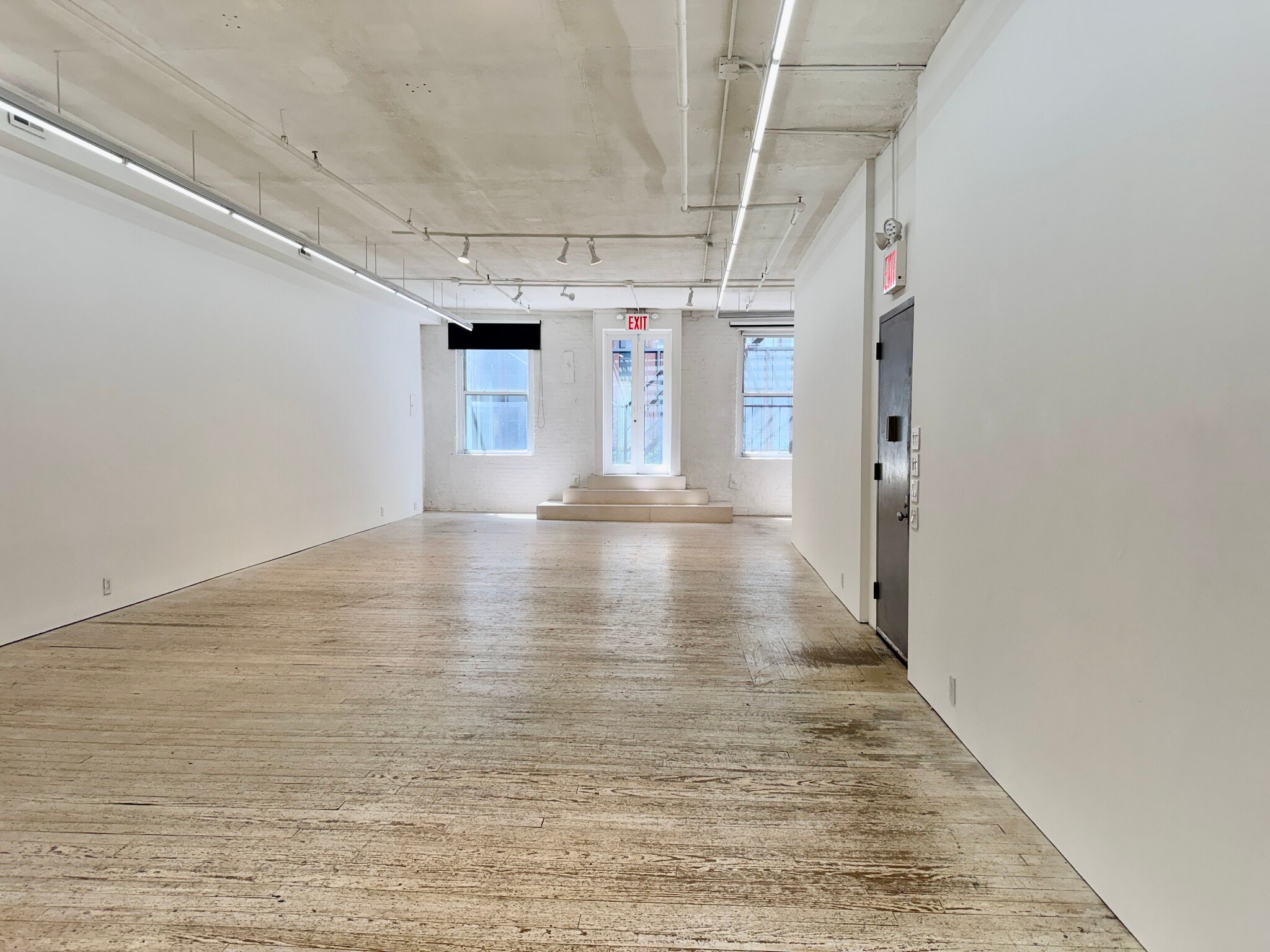 525 W 29th St, New York, NY for lease Interior Photo- Image 1 of 15